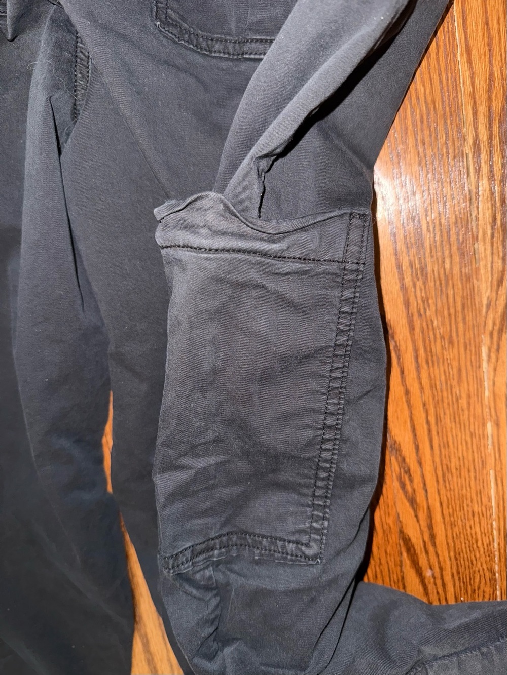 American Eagle Outfitters Black Barrel Cargo Pants - Picture 5 of 5